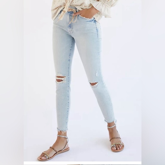 MOTHER THE STUNNER ZIP ANKLE STEP FRAY JEANS - Picture 2 of 12